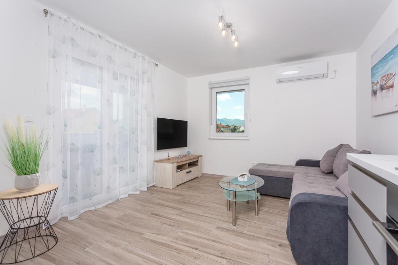 Kvarner Bay - Apartments 2 & 4 Риека Экстерьер фото