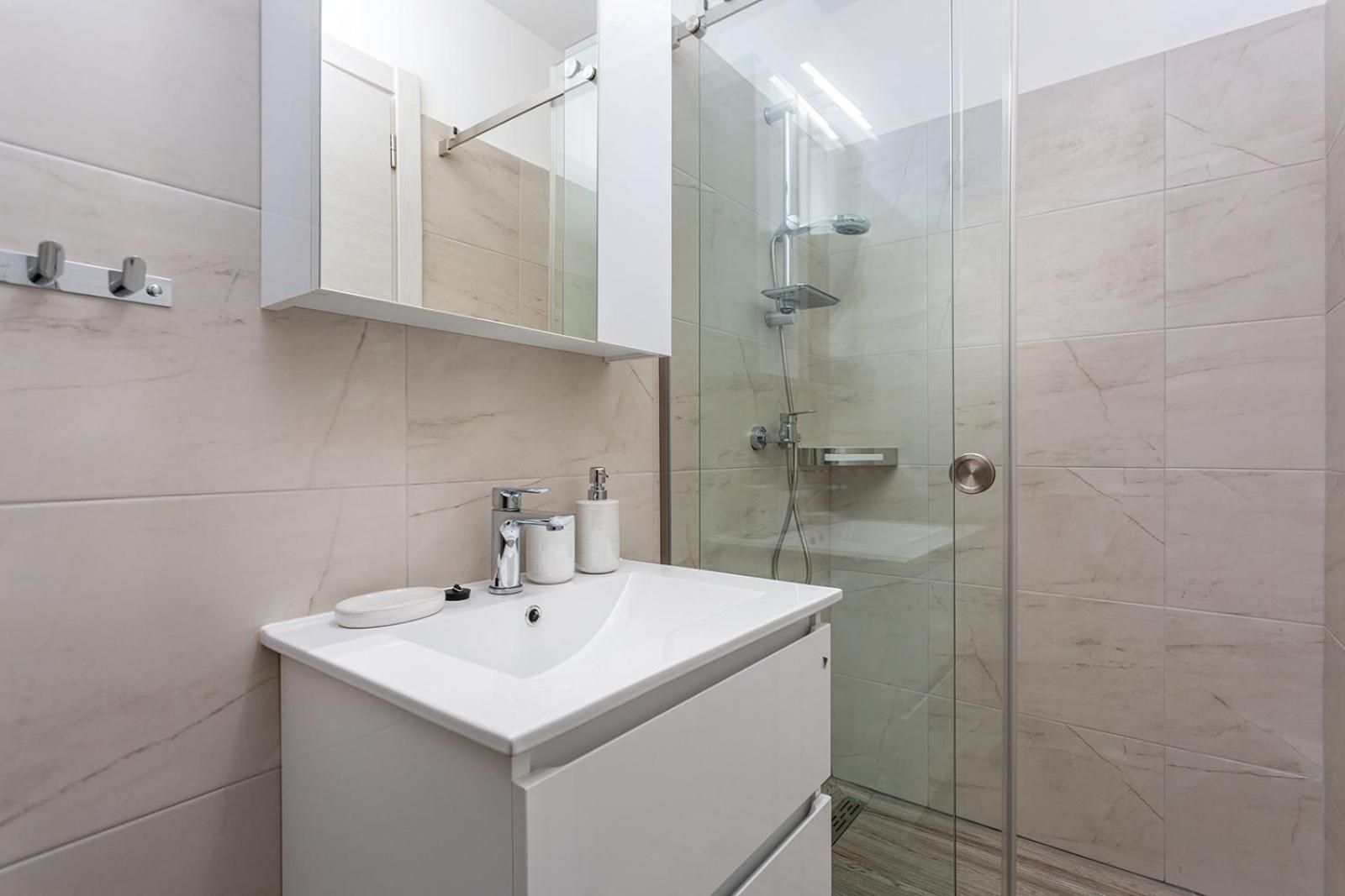 Kvarner Bay - Apartments 2 & 4 Риека Экстерьер фото